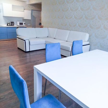 Grunvald Lux Apartment เคียฟ ภายนอก รูปภาพ