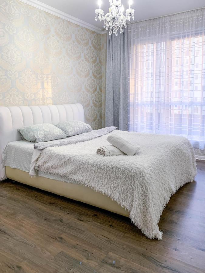 Grunvald Lux Apartment เคียฟ ภายนอก รูปภาพ